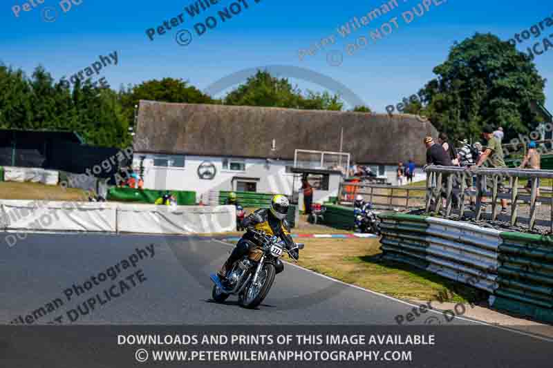 Vintage motorcycle club;eventdigitalimages;mallory park;mallory park trackday photographs;no limits trackdays;peter wileman photography;trackday digital images;trackday photos;vmcc festival 1000 bikes photographs